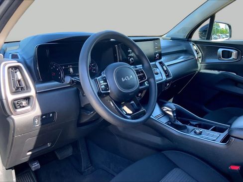 Used 2023 Kia Sorento LX AWD/4WD image 18