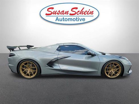 Used 2022 Chevrolet Corvette Stingray Premium Conv w/ Z51 Performance Package RWD image 22