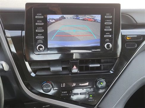 Used 2021 Toyota Camry SE image 21