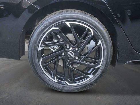New 2026 Nissan Sentra SR FWD image 9