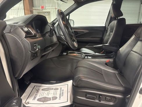 Used 2023 Honda Passport TrailSport image 17