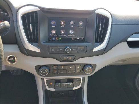 Used 2024 GMC Terrain SLE image 15