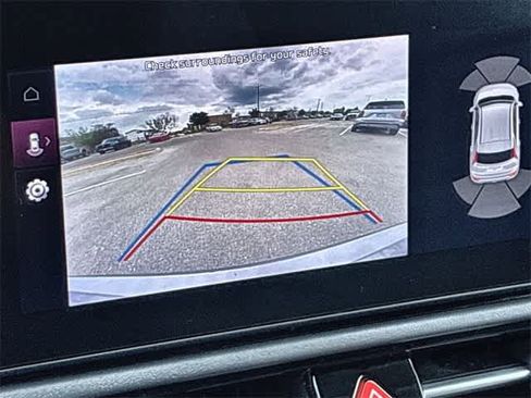 Used 2023 Kia Niro SX image 32