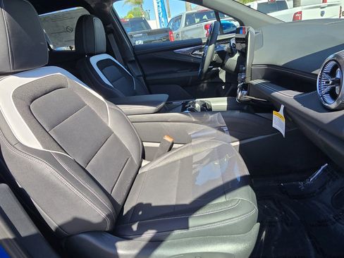 Used 2025 Chevrolet Blazer EV LT w/ Super Cruise Package AWD/4WD image 11