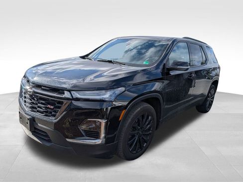 Used 2023 Chevrolet Traverse RS image 2
