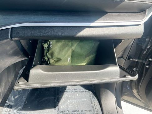 Used 2021 Jeep Grand Cherokee L Limited image 31