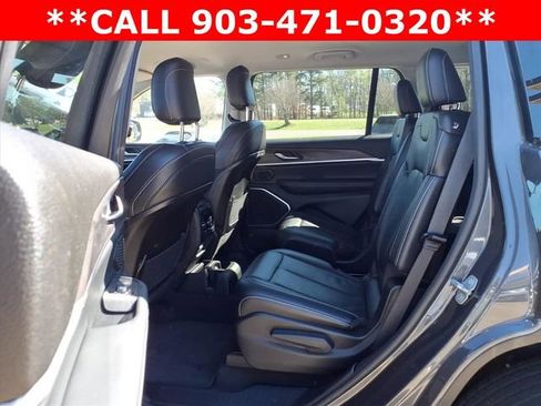 Used 2022 Jeep Grand Cherokee L Limited image 19