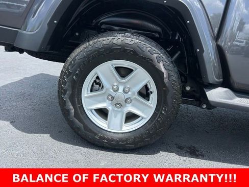 Used 2023 Jeep Gladiator Sport AWD/4WD image 8