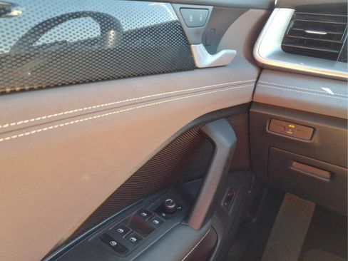 Certified 2025 Volkswagen Tiguan SE AWD/4WD image 21
