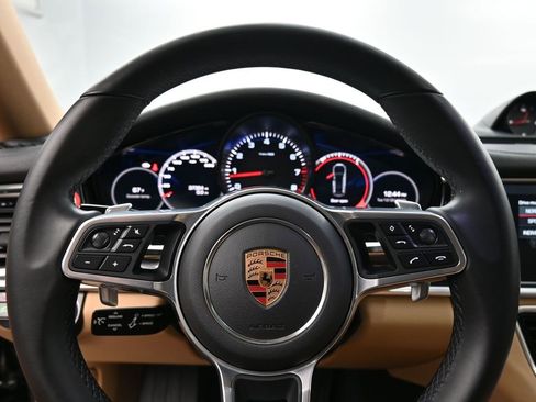 Used 2018 Porsche Panamera 4S image 8