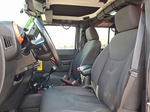 Used 2017 Jeep Wrangler Unlimited Sport w/ Quick Order Package 23S AWD/4WD image 13