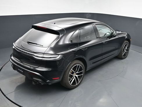 Used 2025 Porsche Macan AWD/4WD image 16