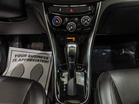 Used 2020 Chevrolet Trax Premier FWD image 31
