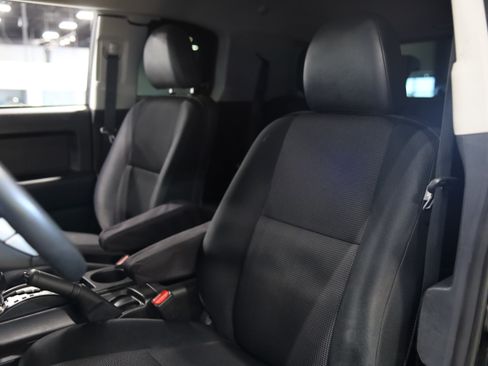 Used 2012 Toyota FJ Cruiser 4WD w/ Convenience Pkg image 17