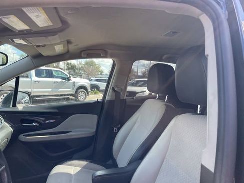 Used 2018 Buick Encore Preferred image 4