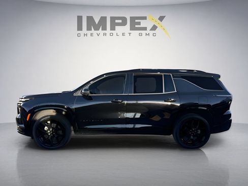 Used 2024 Chevrolet Traverse RS w/ LPO, Floor Liner Package AWD/4WD image 2