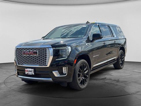 Used 2023 GMC Yukon XL Denali w/ Max Trailering Package AWD/4WD image 3