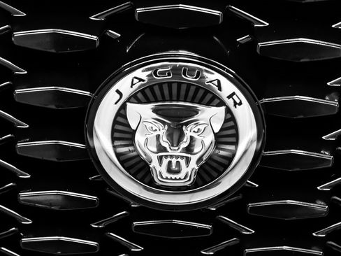 Used 2024 Jaguar F-PACE R-Dynamic S image 87