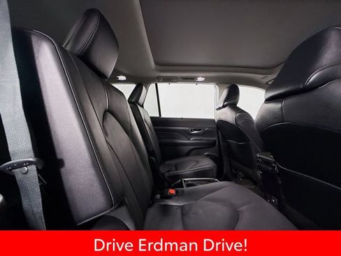 Certified 2024 Toyota Grand Highlander AWD image 28
