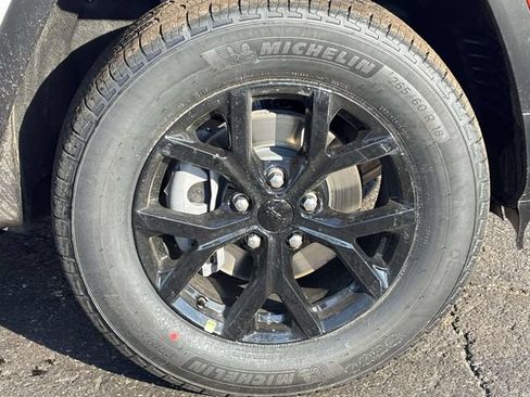 New 2026 Jeep Grand Cherokee Altitude AWD/4WD image 31