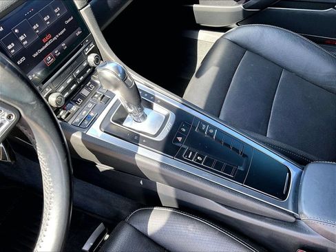 Used 2018 Porsche 718 Cayman S RWD image 17