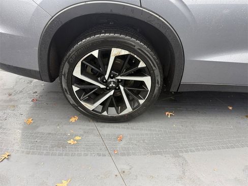 Used 2022 Mitsubishi Outlander SE image 34