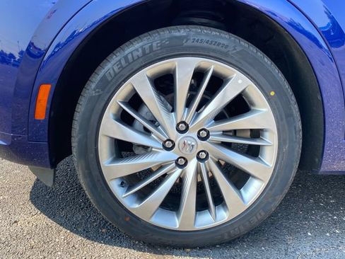 Certified 2025 Buick Envision Avenir AWD/4WD image 24