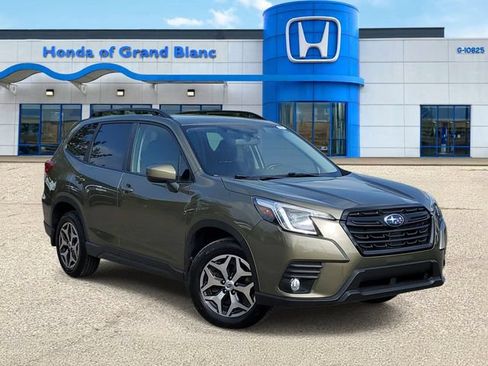 Used 2023 Subaru Forester Premium AWD/4WD image 1