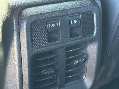 Used 2025 Ford Bronco Outer Banks image 17