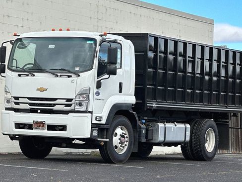 New 2023 Chevrolet Low Cab Forward 7500XD RWD image 8