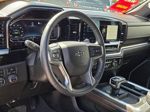 Used 2022 Chevrolet Silverado 1500 RST AWD/4WD image 18