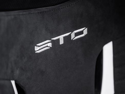 Used 2023 Lamborghini Huracan STO RWD image 42