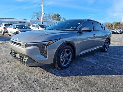 Used 2025 Kia K4 LXS image 3