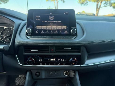 Used 2025 Nissan Rogue SV FWD image 14