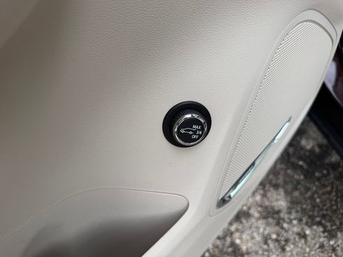 Used 2023 Buick Envision Avenir AWD/4WD image 33