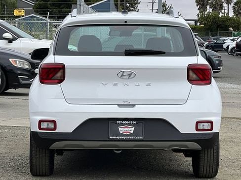 New 2026 Hyundai Venue SEL FWD image 7
