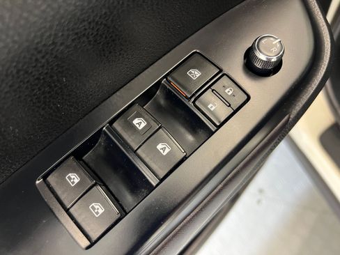 Used 2016 Toyota Highlander XLE image 24