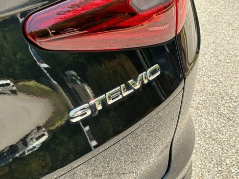 Used 2023 Alfa Romeo Stelvio Veloce AWD/4WD image 16