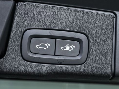 Used 2026 Volvo XC60 B5 Ultra w/ Protection Package Premier AWD/4WD image 33