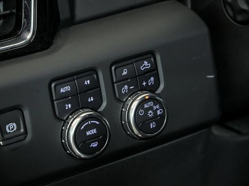Used 2023 GMC Sierra 1500 Denali AWD/4WD image 19