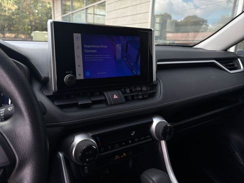 Used 2025 Toyota RAV4 LE image 21