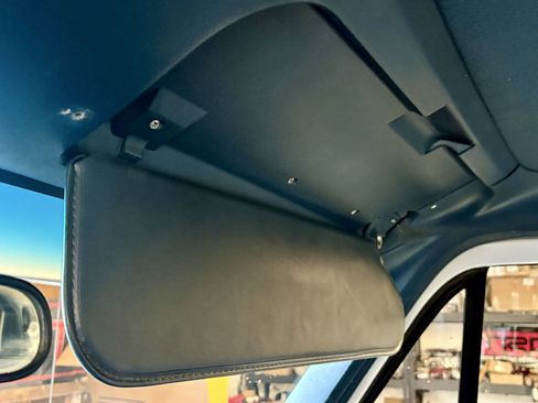 Used 1995 GMC G3500 Rally image 44