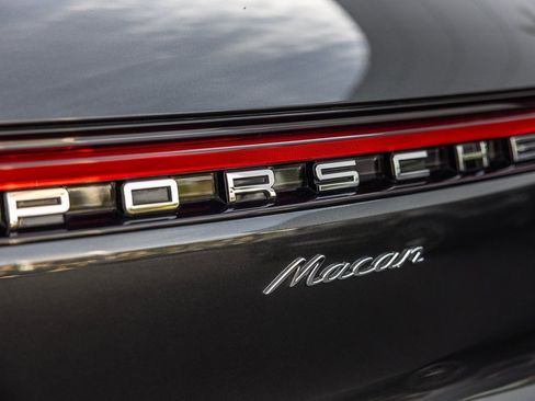 Certified 2025 Porsche Macan image 26