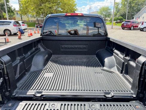 Used 2022 Nissan Frontier SV w/ Technology Package AWD/4WD image 36