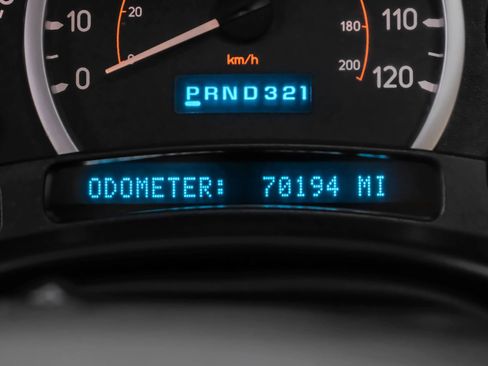 Used 2005 HUMMER H2 SUT Sport Utility Pickup 4D w/ Preferred Equipment Group image 15