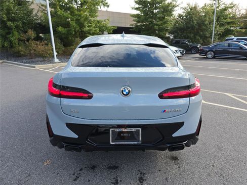 Used 2024 BMW X4 M40i image 3