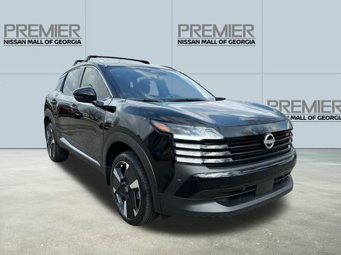 Used 2025 Nissan Kicks SR image 3