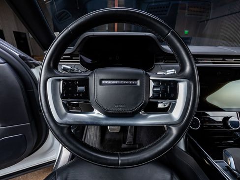 Used 2022 Land Rover Range Rover SE image 15