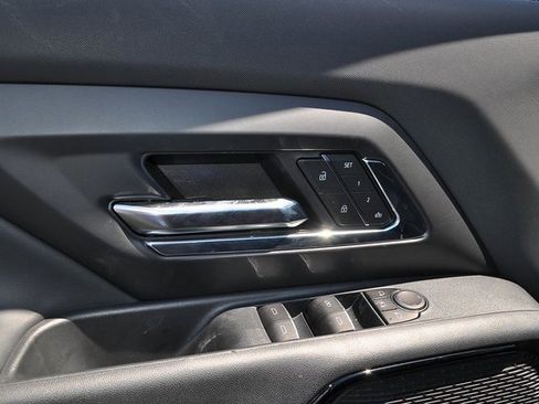 New 2025 Chevrolet Silverado EV LT image 10