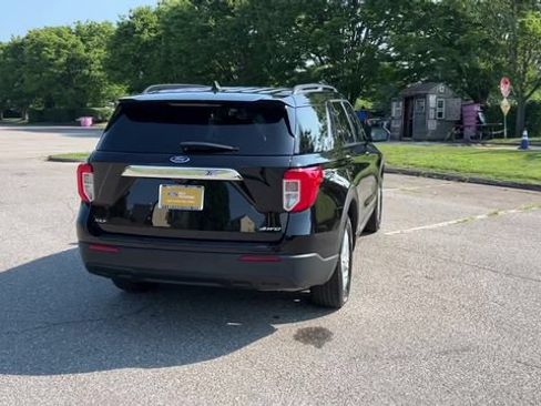 Used 2022 Ford Explorer XLT AWD/4WD image 48